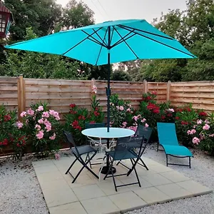  Hébergement de vacances L'annexe Endroit Zen Et Chaleureux. Jacuzzi Exterieur